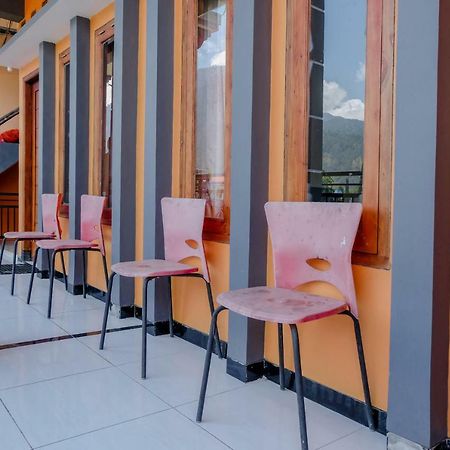 Oyo 1351 Tanggulasi Resto & Residence Syariah Magetan Exteriör bild