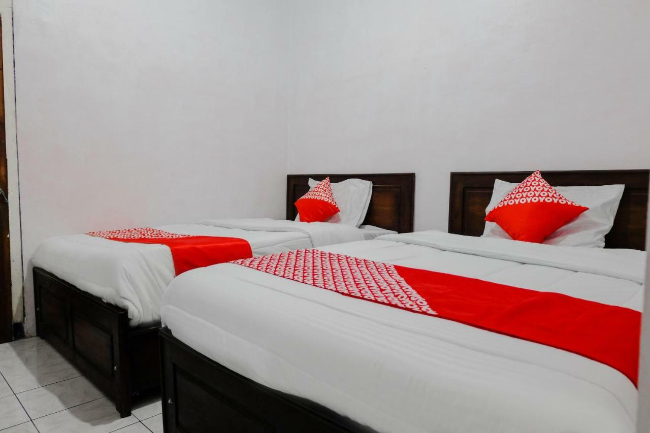 Oyo 1351 Tanggulasi Resto & Residence Syariah Magetan Exteriör bild